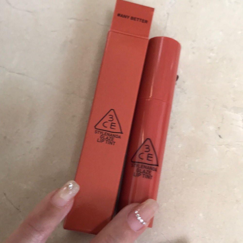 Lip tint glaze